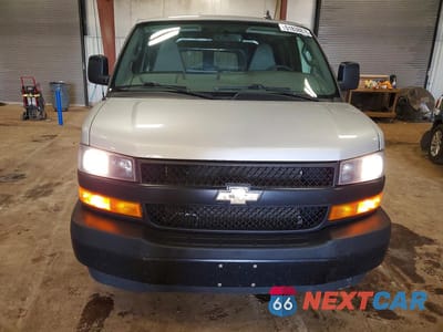 Piąte zdjęcie samochodu w środku: 2021 CHEVROLET EXPRESS G3500 LS 6.6L V-8 PASSENGER VIN:1GAZGNF76M1245298 - miniatura