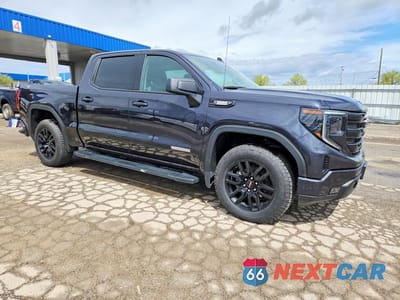Czwarte zdjęcie samochodu z boku: 2023 GMC SIERRA K1500 ELEVATION VIN:1GTUUCE83PZ133590 - miniatura
