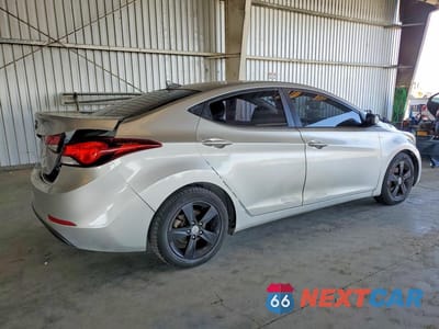 Trzecie zdjęcie samochodu z tyłu: 2016 HYUNDAI ELANTRA SE VIN:5NPDH4AE8GH717240 - miniatura