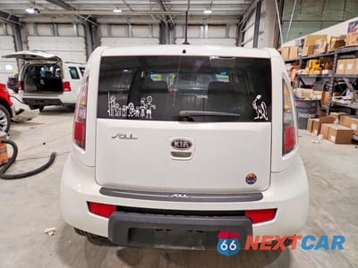 Zdjęcie 6 z 11 samochodu: 2011 KIA SOUL + VIN:KNDJT2A27B7709414 - miniatura