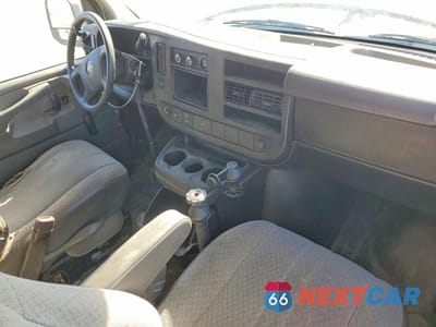 Zdjęcie 8 z 13 samochodu: 2012 GMC SAVANA G2500 VIN:1GTW7FCA4C1202772 - miniatura