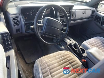 Zdjęcie 8 z 12 samochodu: 1995 JEEP GRAND CHEROKEE LAREDO VIN:1J4GZ58S8SC563817 - miniatura