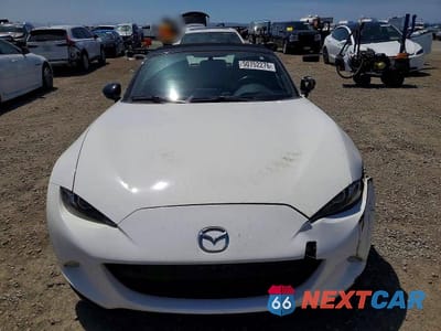 Piąte zdjęcie samochodu w środku: 2019 MAZDA MX-5 MIATA SPORT VIN:JM1NDAB73K0307367 - miniatura