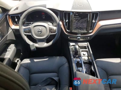 Zdjęcie 8 z 13 samochodu: 2024 VOLVO XC60 PLUS VIN:YV4L12RL0R1933551 - miniatura