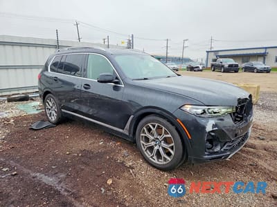 Czwarte zdjęcie samochodu z boku: 2021 BMW X7 XDRIVE40I VIN:5UXCW2C06M9H50217 - miniatura