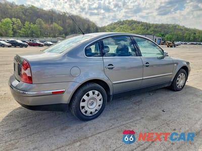 Trzecie zdjęcie samochodu z tyłu: 2003 VOLKSWAGEN PASSAT GL VIN:WVWMD63B93P034228 - miniatura