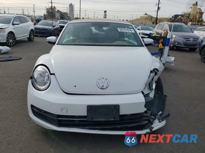 Piąte zdjęcie samochodu w środku: 2016 VOLKSWAGEN BEETLE S VIN:3VW517AT4GM803564 - miniatura
