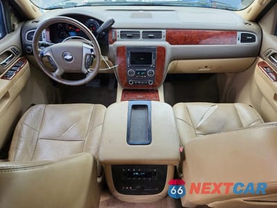 Zdjęcie 8 z 13 samochodu: 2010 CHEVROLET SUBURBAN K1500 LTZ VIN:1GNUKKE39AR147237 - miniatura