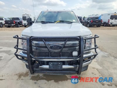 Piąte zdjęcie samochodu w środku: 2017 FORD F350 SUPER DUTY VIN:1FT8W3BT7HEE65822 - miniatura