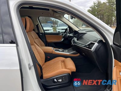 Piąte zdjęcie samochodu w środku: 2023 BMW X7 XDRIVE40I VIN:5UX23EM06P9R65571 - miniatura