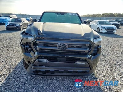 Piąte zdjęcie samochodu w środku: 2026 TOYOTA TACOMA SR5 VIN:3TYKB5FN2TT031632 - miniatura