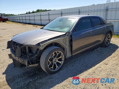 2015 CHRYSLER 300 S 2C3CCABG8FH872553 - główne zdjęcie licytacji z USA - miniatura