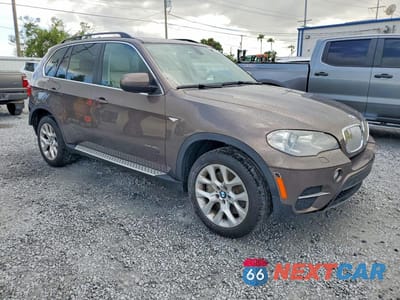 Czwarte zdjęcie samochodu z boku: 2013 BMW X5 XDRIVE35D VIN:5UXZW0C53D0B92292 - miniatura