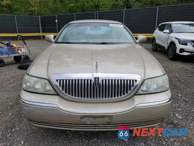 Piąte zdjęcie samochodu w środku: 2009 LINCOLN TOWN CAR SIGNATURE LIMITED VIN:2LNHM82V59X621596 - miniatura