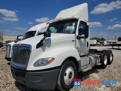 Drugie zdjęcie samochodu z przodu: 2019 INTERNATIONAL LT625 SEMI TRUCK VIN:3HCDZTZR5KL732417 - miniatura