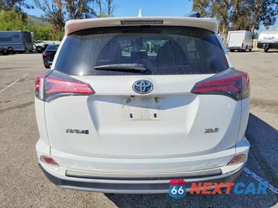 Zdjęcie 6 z 13 samochodu: 2018 TOYOTA RAV4 XLE VIN:JTMWFREV1JJ173457 - miniatura