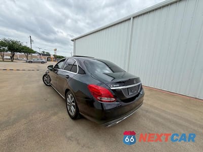 Trzecie zdjęcie samochodu z tyłu: 2018 MERCEDES-BENZ C 300 VIN:55SWF4JB4JU235776 - miniatura