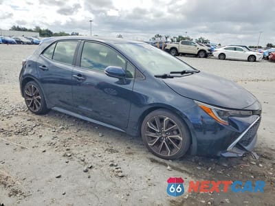 Czwarte zdjęcie samochodu z boku: 2019 TOYOTA COROLLA HATCHBACK XSE VIN:JTNK4RBE2K3042516 - miniatura