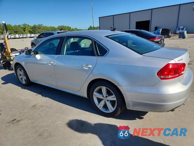 Drugie zdjęcie samochodu z przodu: 2013 VOLKSWAGEN PASSAT SE VIN:1VWBH7A31DC129241 - miniatura