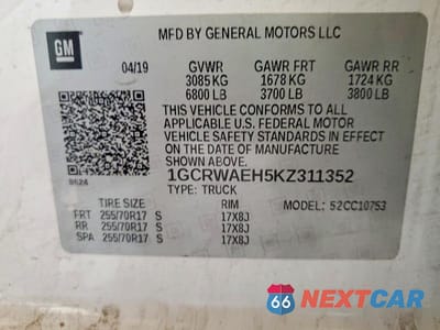 Zdjęcie 12 z 12 samochodu: 2019 CHEVROLET SILVERADO C1500 VIN:1GCRWAEH5KZ311352 - miniatura