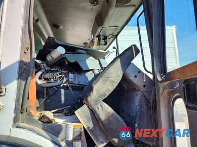 Piąte zdjęcie samochodu w środku: 2014 MACK MRU600 REFUSE TRUCK VIN:1M2AV04C3EM010852 - miniatura