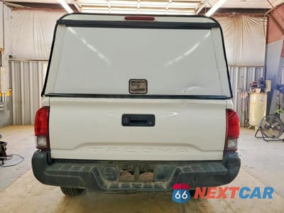 Zdjęcie 6 z 11 samochodu: 2018 TOYOTA TACOMA SR VIN:5TFRX5GN4JX107014 - miniatura