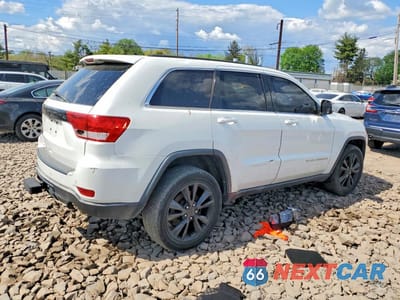 Trzecie zdjęcie samochodu z tyłu: 2013 JEEP GRAND CHEROKEE LAREDO VIN:1C4RJFAT7DC586958 - miniatura