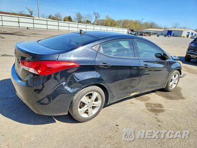 Trzecie zdjęcie samochodu z tyłu: 2013 HYUNDAI ELANTRA GLS VIN:5NPDH4AE2DH335037 - miniatura
