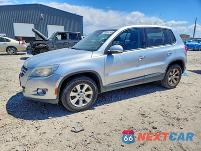 2010 VOLKSWAGEN TIGUAN SE WVGBV7AX6AW523838 - główne zdjęcie licytacji z USA - miniatura