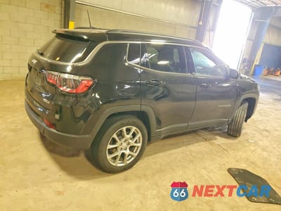 Trzecie zdjęcie samochodu z tyłu: 2024 JEEP COMPASS LATITUDE LUX VIN:3C4NJDFN2RT130097 - miniatura