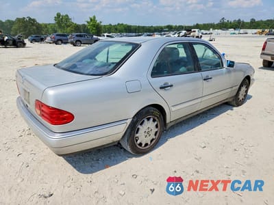 Trzecie zdjęcie samochodu z tyłu: 1998 MERCEDES-BENZ E 320 VIN:WDBJF65F9WA585469 - miniatura