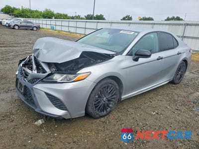 2020 TOYOTA CAMRY SE NIGHTSHADE 4T1G11AK6LU340375 - główne zdjęcie licytacji z USA - miniatura