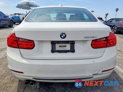 Zdjęcie 6 z 11 samochodu: 2013 BMW 328 I VIN:WBA3A5C54DF357390 - miniatura