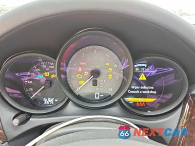 Zdjęcie 9 z 14 samochodu: 2024 PORSCHE MACAN S VIN:WP1AG2A59RLB39043 - miniatura