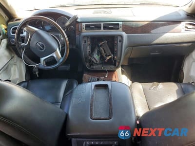 Zdjęcie 8 z 13 samochodu: 2007 GMC YUKON XL DENALI VIN:1GKFK66877J271764 - miniatura