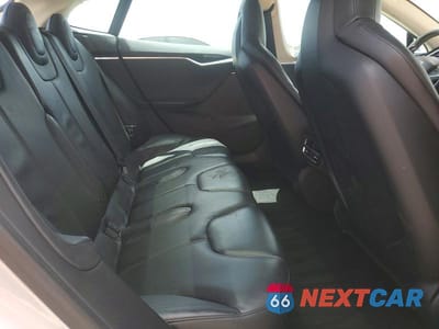 Zdjęcie 10 z 13 samochodu: 2013 TESLA MODEL S VIN:5YJSA1CN4DFP04115 - miniatura