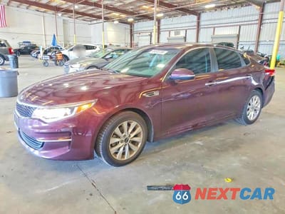 2017 KIA OPTIMA LX 5XXGT4L32HG165528 - główne zdjęcie licytacji z USA - miniatura