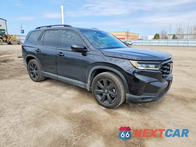 Czwarte zdjęcie samochodu z boku: 2025 HONDA PILOT BLACK VIN:5FNYG1H9XSB507628 - miniatura