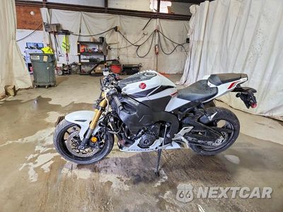 Trzecie zdjęcie samochodu z tyłu: 2026 HONDA CBR1000 RR VIN:JH2SC7716TK900487 - miniatura