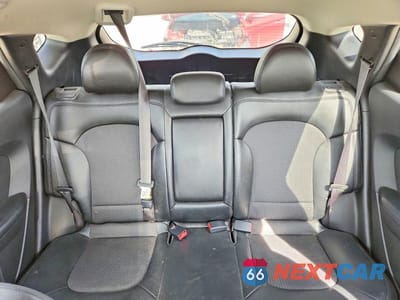 Zdjęcie 10 z 13 samochodu: 2012 HYUNDAI TUCSON GLS VIN:KM8JU3AC0CU387824 - miniatura