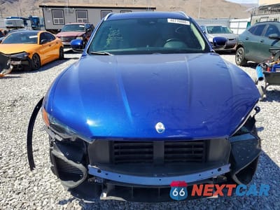 Piąte zdjęcie samochodu w środku: 2022 MASERATI LEVANTE BASE VIN:ZN661XUA2NX398537 - miniatura
