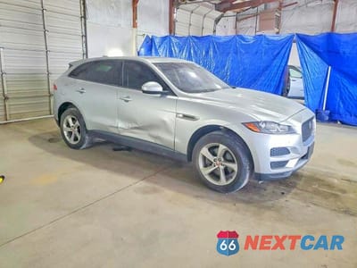 Czwarte zdjęcie samochodu z boku: 2017 JAGUAR F-PACE PREMIUM VIN:SADCJ2BV4HA898000 - miniatura