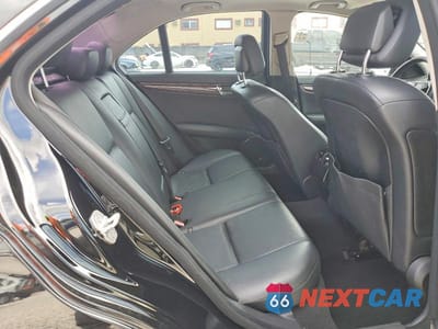 Zdjęcie 10 z 12 samochodu: 2010 MERCEDES-BENZ C 300 4MATIC VIN:WDDGF8BB9AR131909 - miniatura