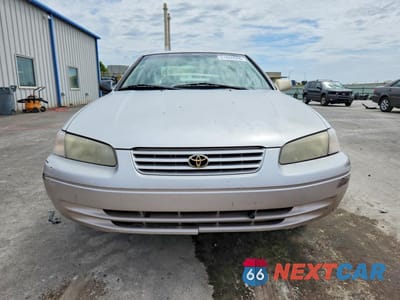 Piąte zdjęcie samochodu w środku: 1997 TOYOTA CAMRY XLE V6 VIN:4T1BF22KXVU902913 - miniatura