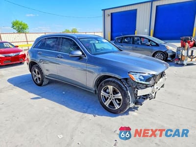 Czwarte zdjęcie samochodu z boku: 2019 MERCEDES-BENZ GLC 300 VIN:WDC0G4JB4KV128857 - miniatura