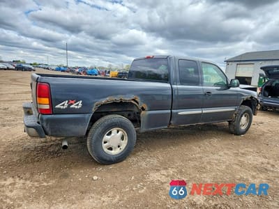 Trzecie zdjęcie samochodu z tyłu: 2003 GMC NEW SIERRA K1500 VIN:2GTEK19T731204550 - miniatura