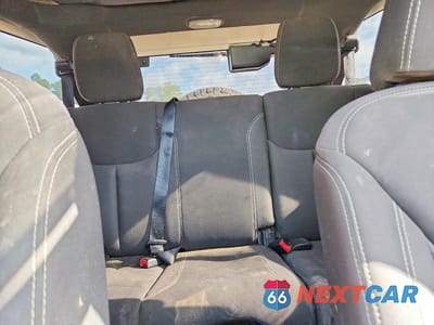 Zdjęcie 10 z 14 samochodu: 2014 JEEP WRANGLER UNLIMITED SAHARA VIN:1C4BJWEG9EL321555 - miniatura