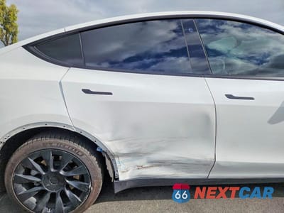 Zdjęcie 10 z 12 samochodu: 2021 TESLA MODEL Y VIN:5YJYGDEE5MF229307 - miniatura