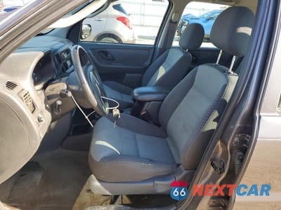 Zdjęcie 7 z 12 samochodu: 2004 FORD ESCAPE XLS VIN:1FMYU92174KB40246 - miniatura