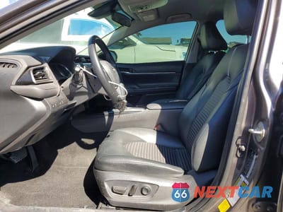 Zdjęcie 7 z 13 samochodu: 2020 TOYOTA CAMRY SE VIN:4T1G11AK2LU504639 - miniatura